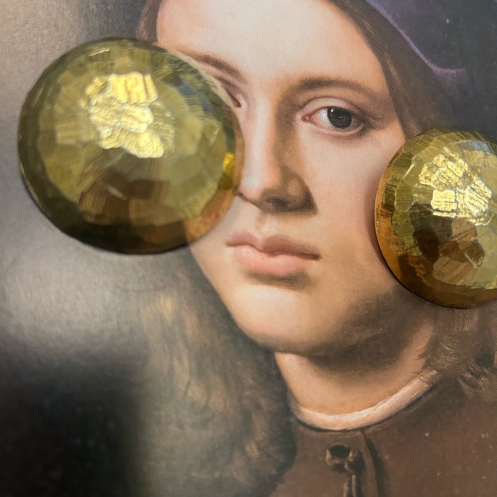 Vintage gold tone earrings